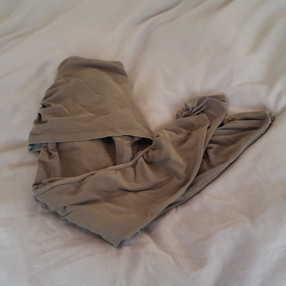 Army green yoga pant